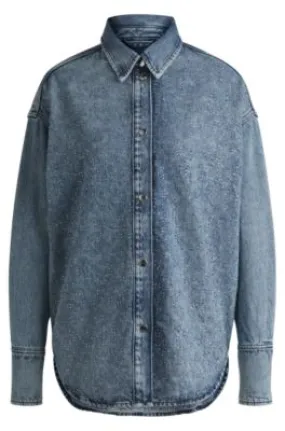 Blusa vaquera con adornos de cristal