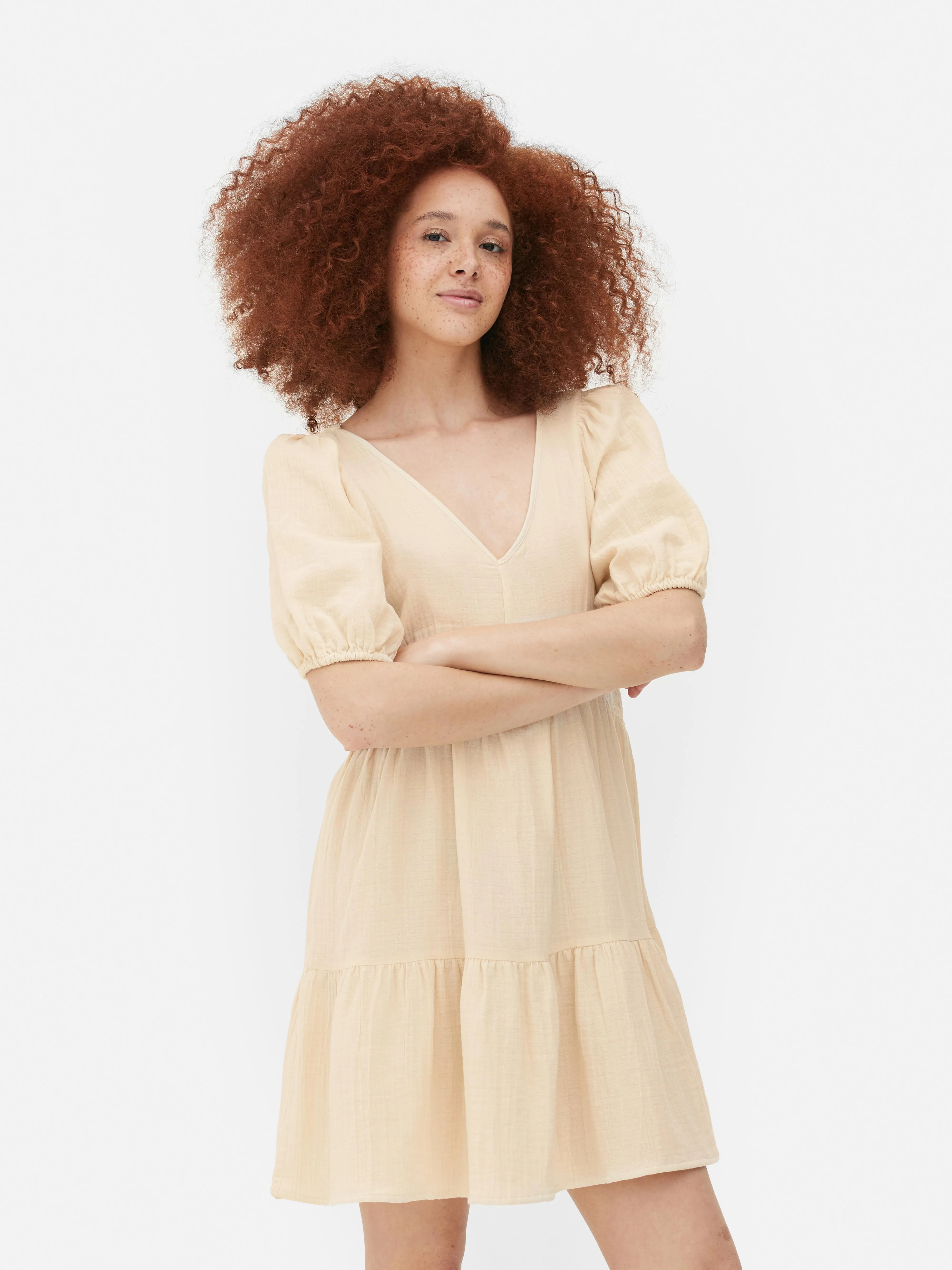 Vestido corto con vuelo